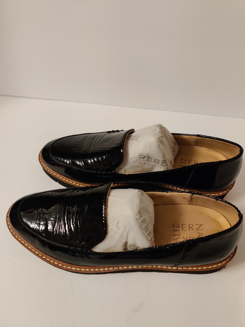 Naturalizer Black Patent Leather Slip-On Loafers 7.5 - Picture 4 of 5